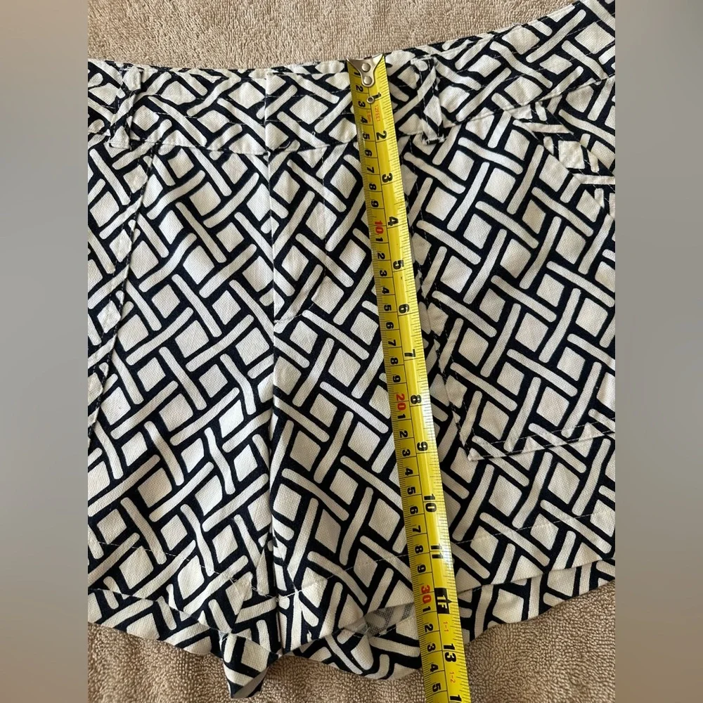 Banana Republic High Waist Black and White Geometric Shorts
